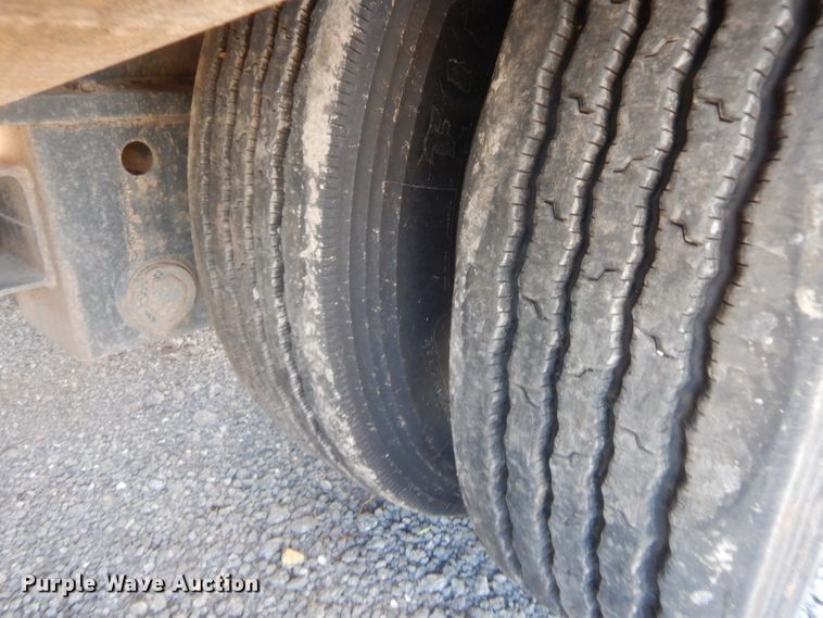 image for item DH0966 2002 Etnyre Blackhawk lowboy equipment trailer