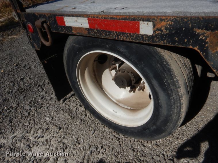 image for item DH0966 2002 Etnyre Blackhawk lowboy equipment trailer