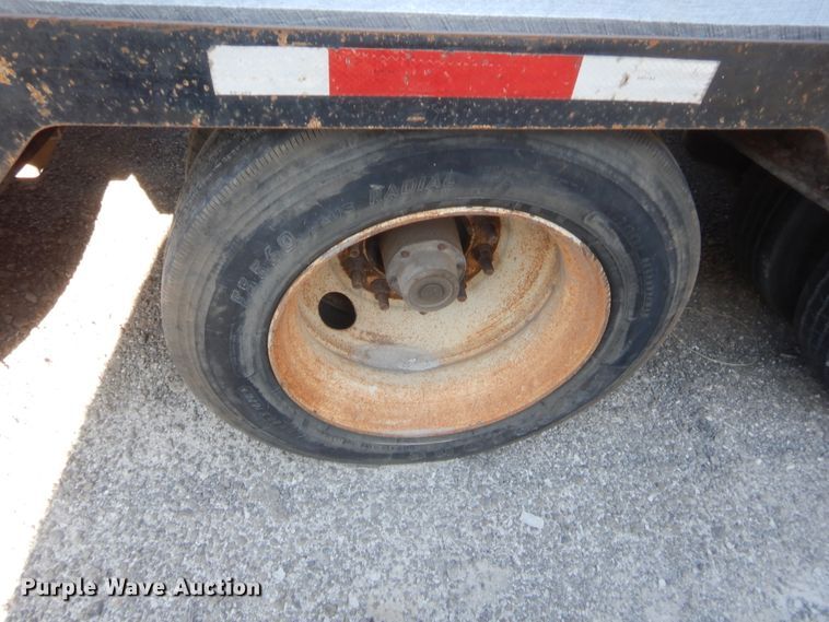 image for item DH0966 2002 Etnyre Blackhawk lowboy equipment trailer