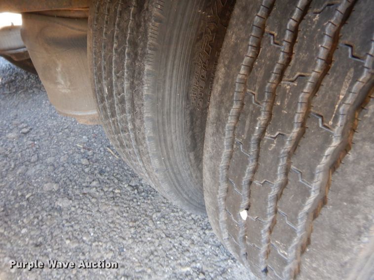 image for item DH0966 2002 Etnyre Blackhawk lowboy equipment trailer