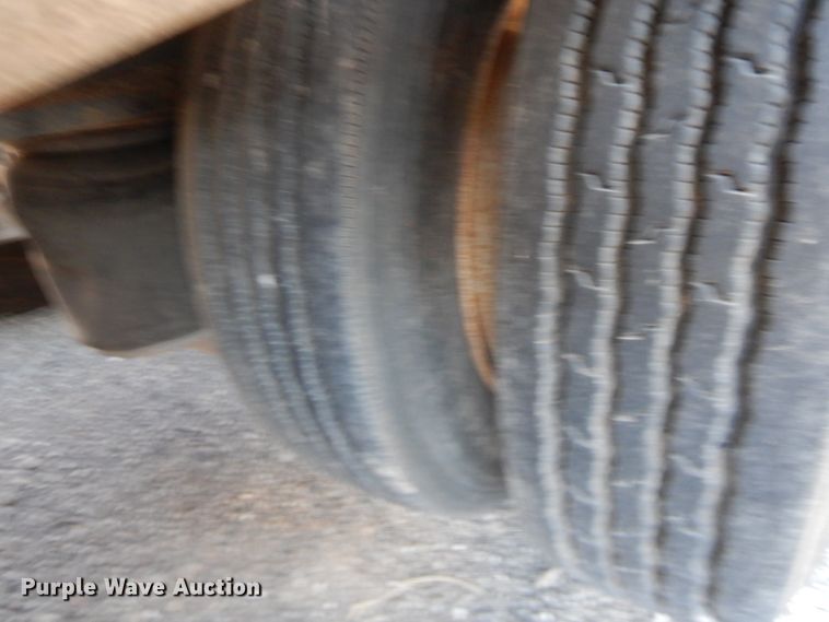 image for item DH0966 2002 Etnyre Blackhawk lowboy equipment trailer