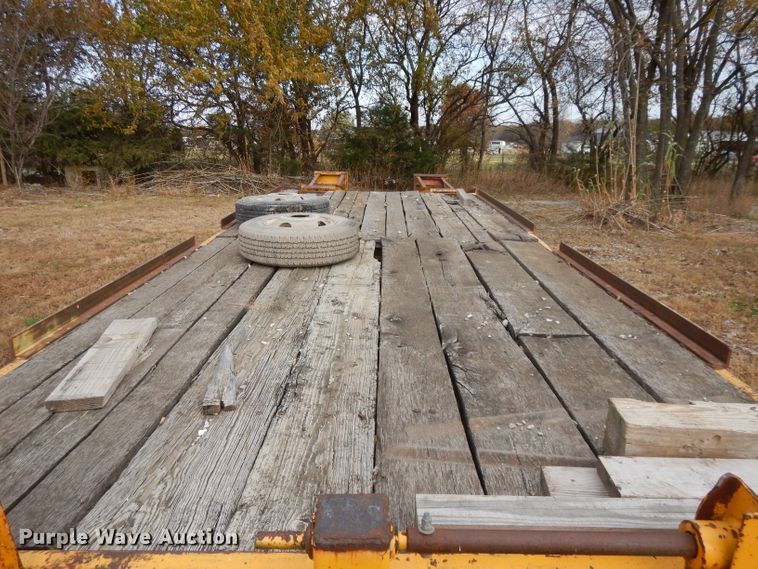 image for item DH3498 1988 Czen CZ20 equipment trailer