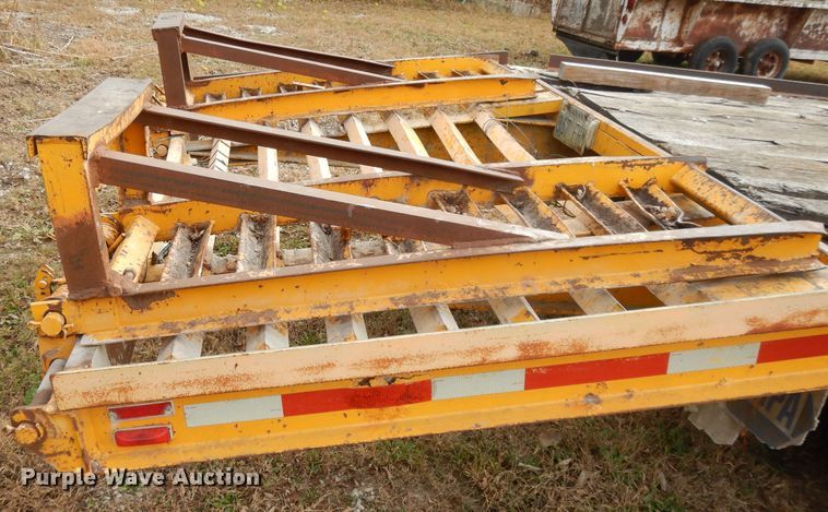 image for item DH3498 1988 Czen CZ20 equipment trailer