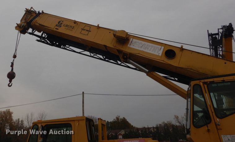 image for item DH5243 1992 Grove AT422  truck crane