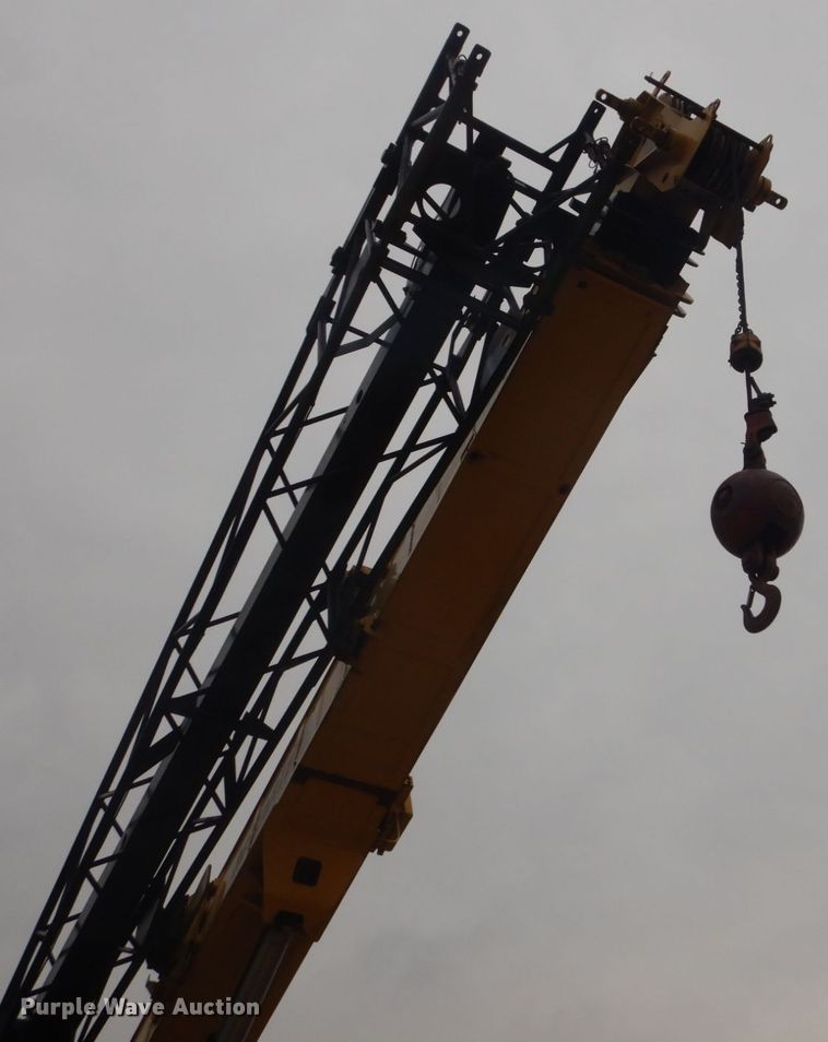 image for item DH5243 1992 Grove AT422  truck crane