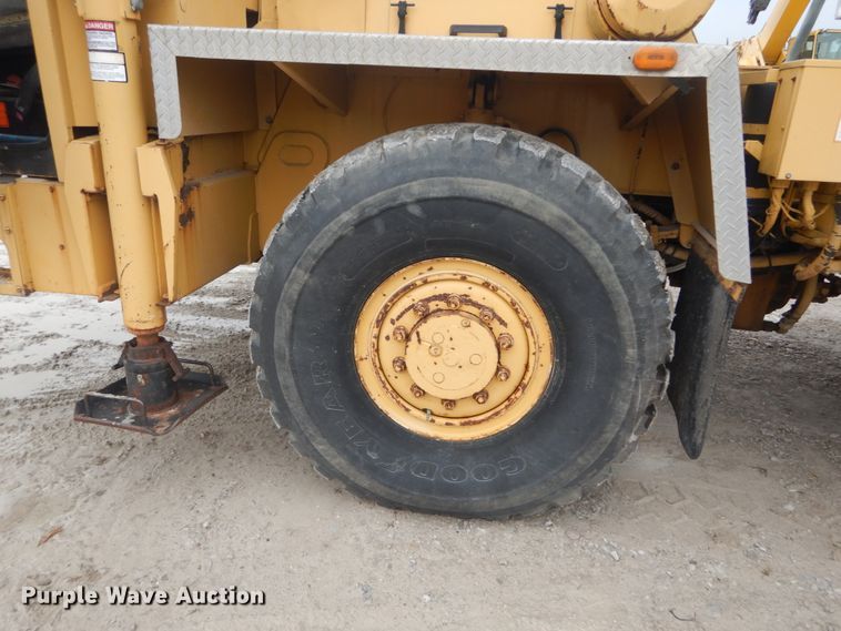 image for item DH5243 1992 Grove AT422  truck crane