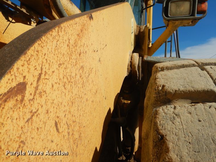 image for item DI1061 1999 Komatsu WA500-3L  wheel loader