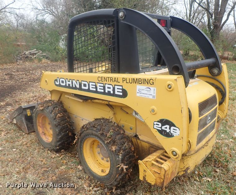 image for item DI7308 1999 John Deere 240  skid steer loader