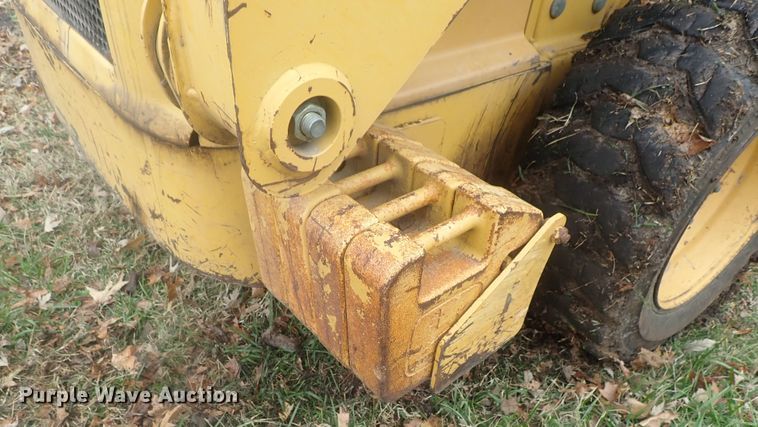 image for item DI7308 1999 John Deere 240  skid steer loader