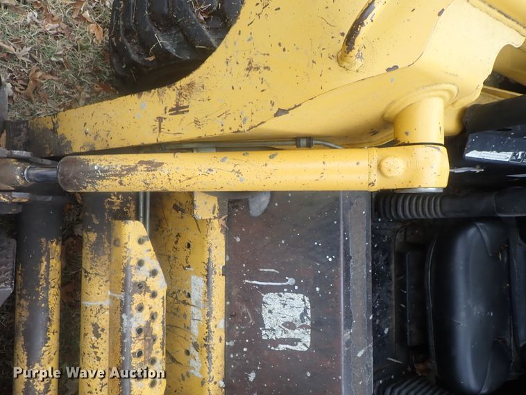 image for item DI7308 1999 John Deere 240  skid steer loader