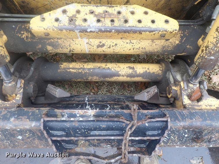 image for item DI7308 1999 John Deere 240  skid steer loader