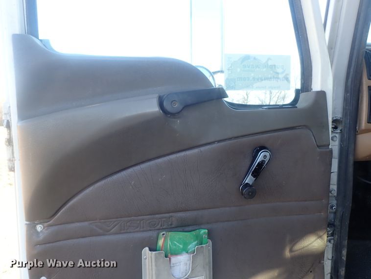 image for item DI7354 2003 Mack CV713  roll-off container truck