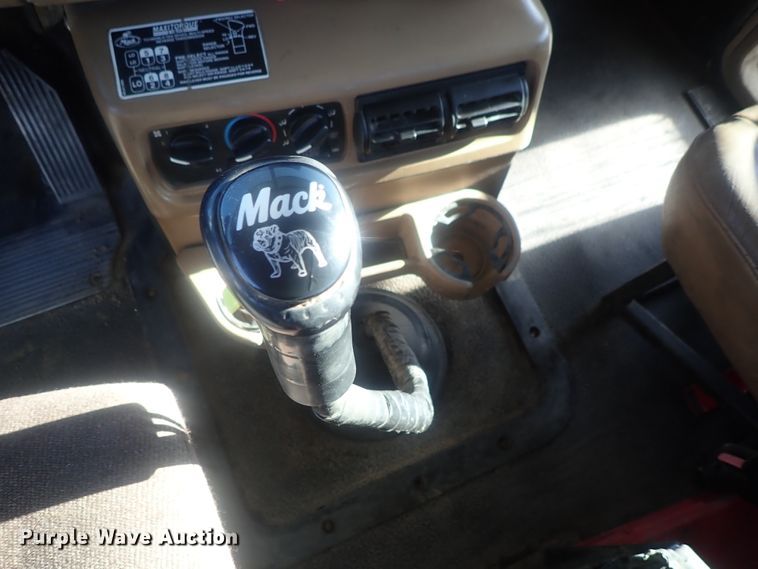 image for item DI7354 2003 Mack CV713  roll-off container truck