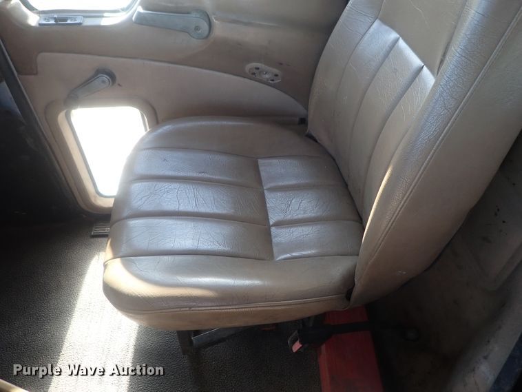 image for item DI7354 2003 Mack CV713  roll-off container truck