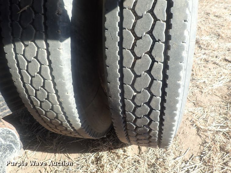 image for item DI7354 2003 Mack CV713  roll-off container truck