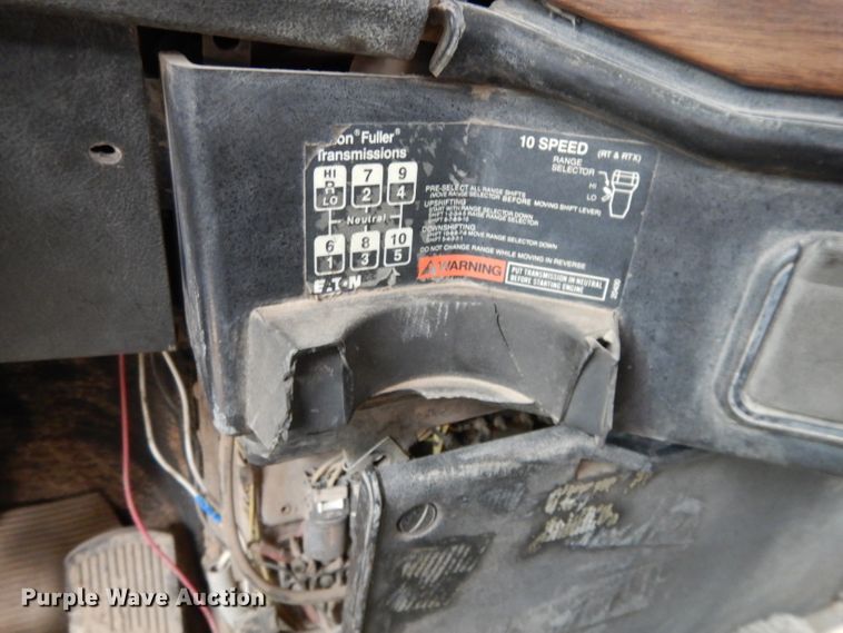 image for item DI8008 1993 Freightliner FLD  roll-off container truck