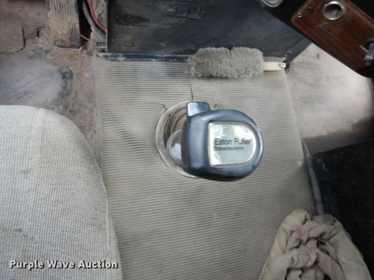 image for item DI8008 1993 Freightliner FLD  roll-off container truck