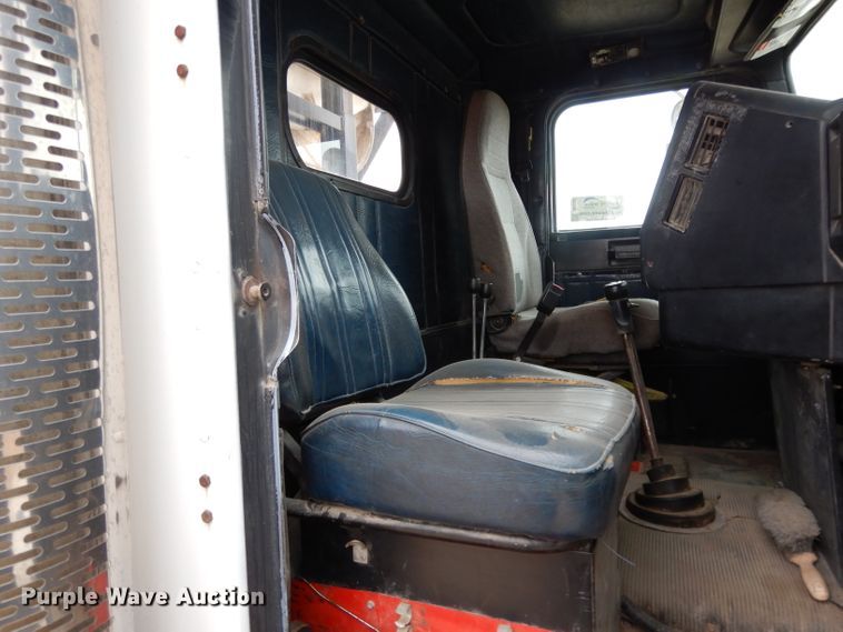 image for item DI8008 1993 Freightliner FLD  roll-off container truck