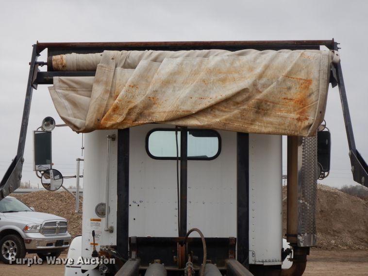 image for item DI8008 1993 Freightliner FLD  roll-off container truck