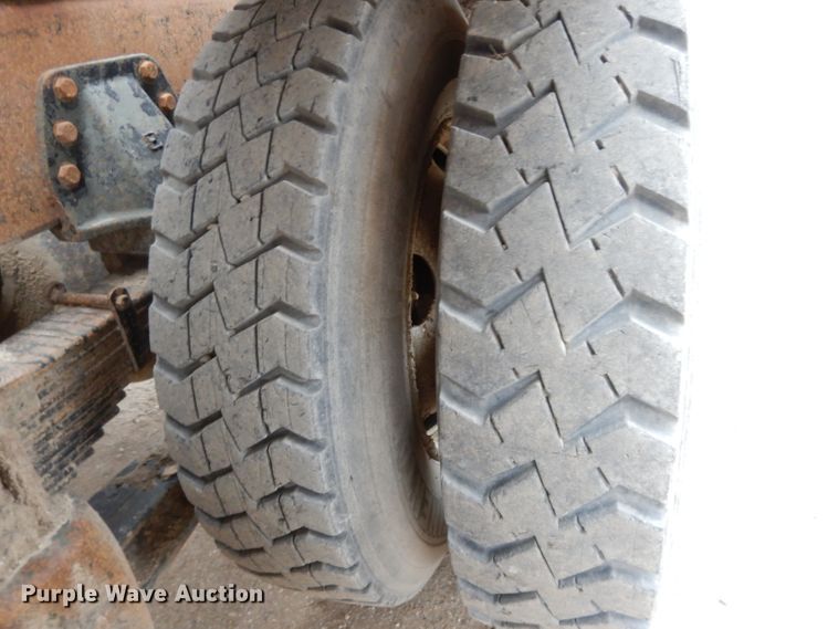 image for item DI8008 1993 Freightliner FLD  roll-off container truck