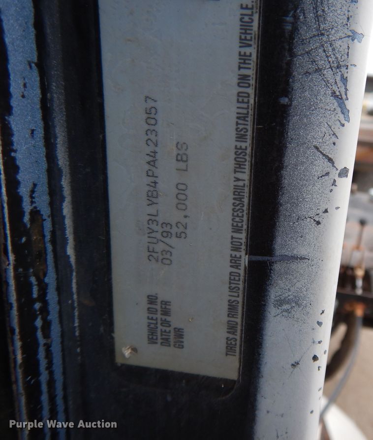 image for item DI8008 1993 Freightliner FLD  roll-off container truck