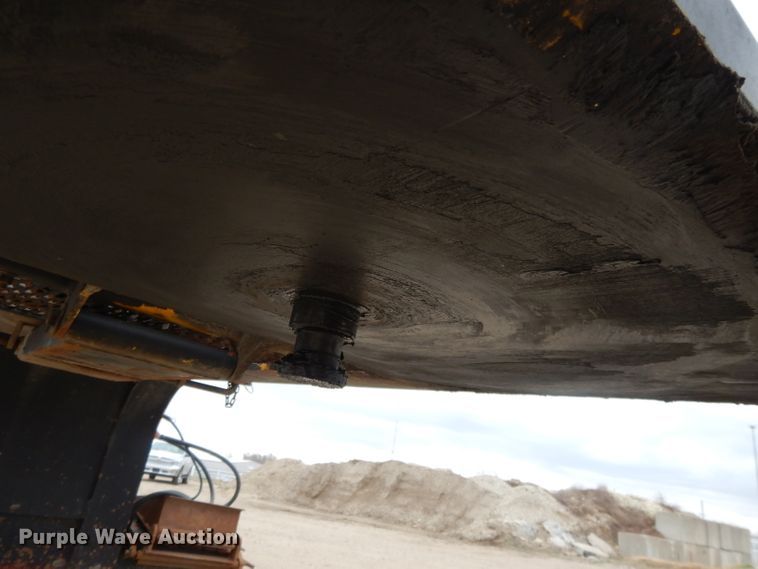 image for item DI8009 1992 Etnyre lowboy equipment trailer