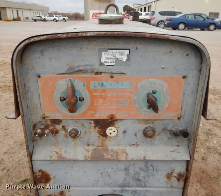 image for item DI8017 Lincoln Redface SA200 welder