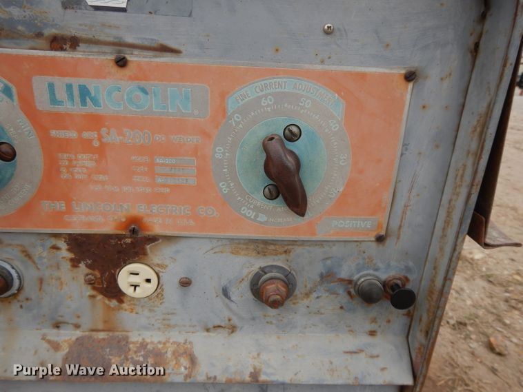 image for item DI8017 Lincoln Redface SA200 welder