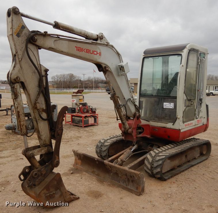 image for item DI8019 2004 Takeuchi TB135  mini excavator