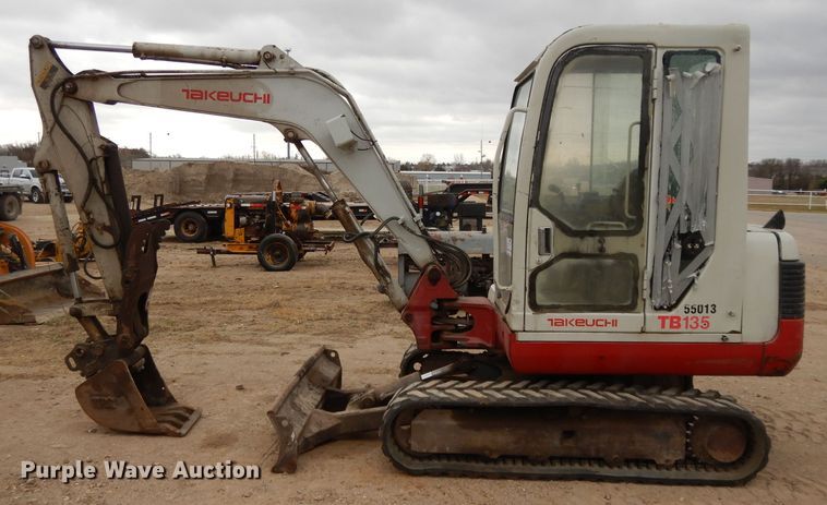 image for item DI8019 2004 Takeuchi TB135  mini excavator
