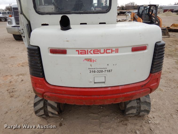 image for item DI8019 2004 Takeuchi TB135  mini excavator