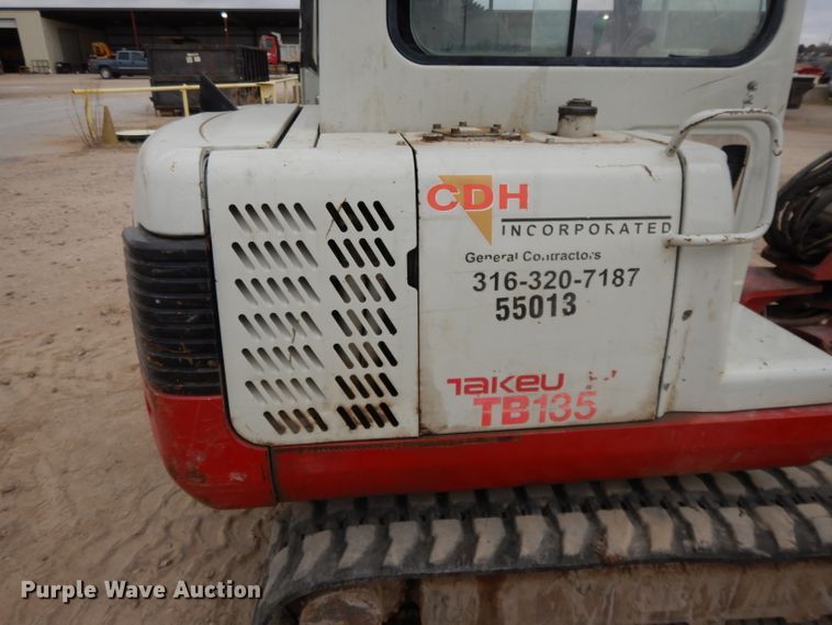 image for item DI8019 2004 Takeuchi TB135  mini excavator