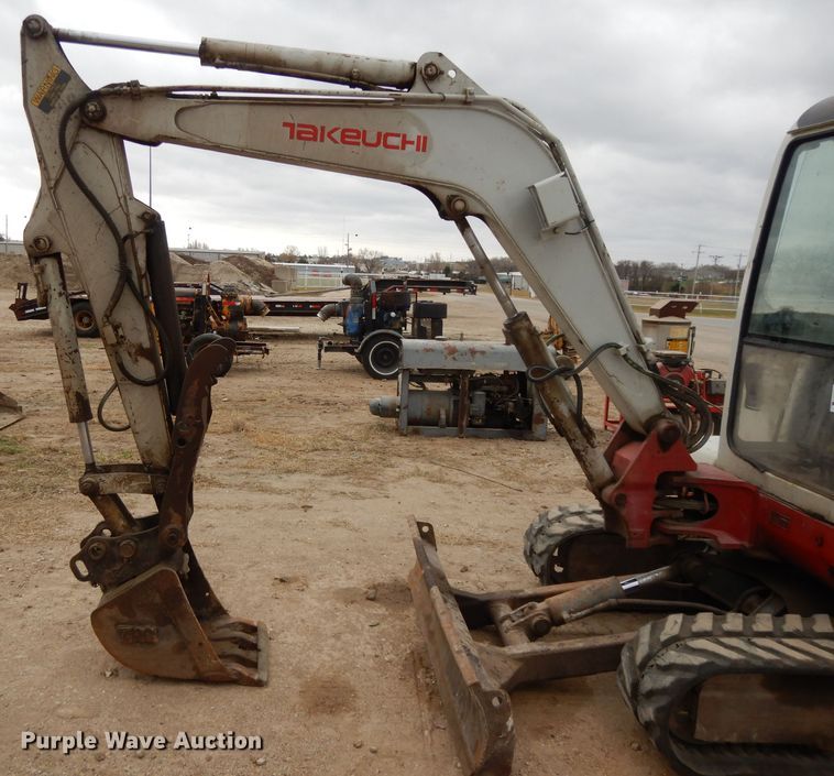 image for item DI8019 2004 Takeuchi TB135  mini excavator