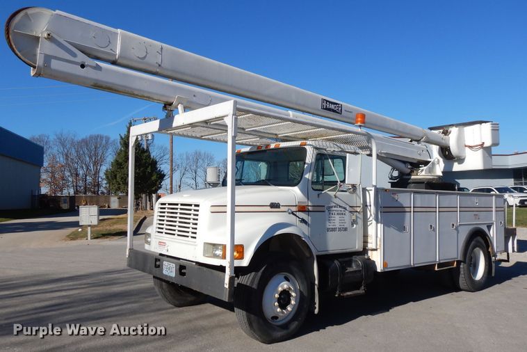 image for item DI8089 1999 International 4700  bucket truck