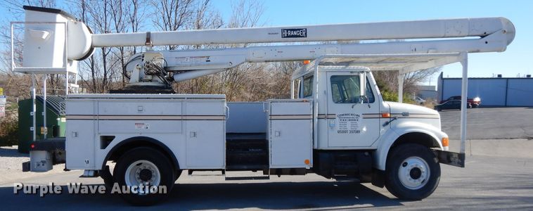 image for item DI8089 1999 International 4700  bucket truck