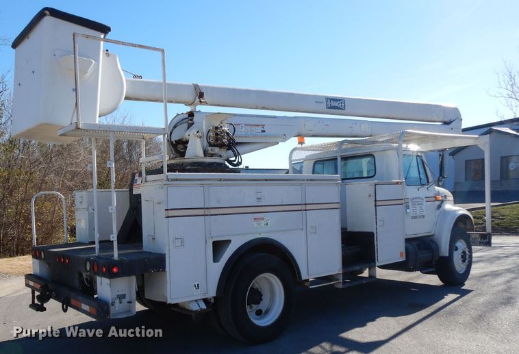 image for item DI8089 1999 International 4700  bucket truck