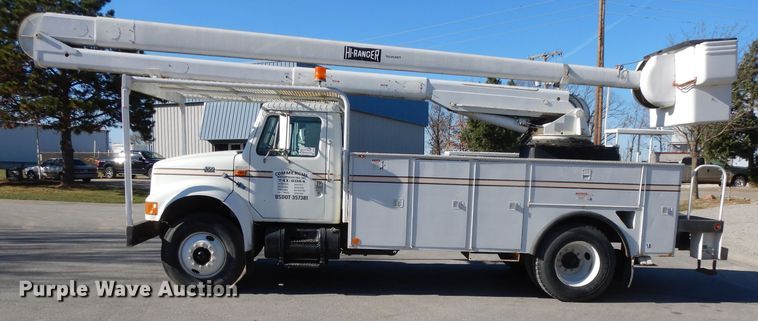 image for item DI8089 1999 International 4700  bucket truck