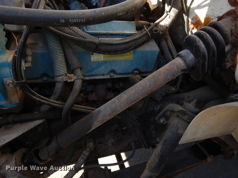 image for item DI8089 1999 International 4700  bucket truck