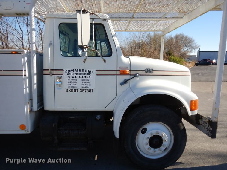 image for item DI8089 1999 International 4700  bucket truck