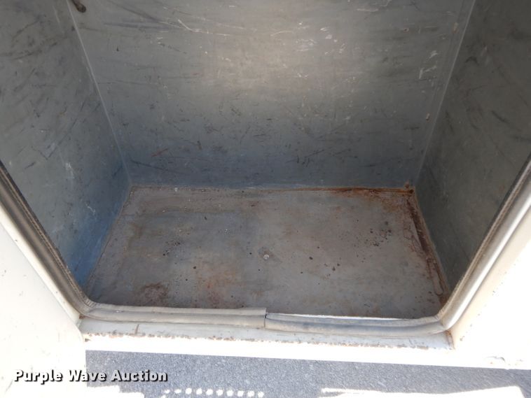 image for item DI8089 1999 International 4700  bucket truck