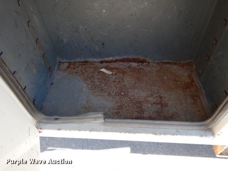 image for item DI8089 1999 International 4700  bucket truck