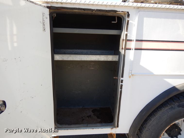 image for item DI8089 1999 International 4700  bucket truck