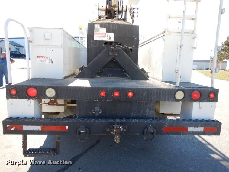 image for item DI8089 1999 International 4700  bucket truck