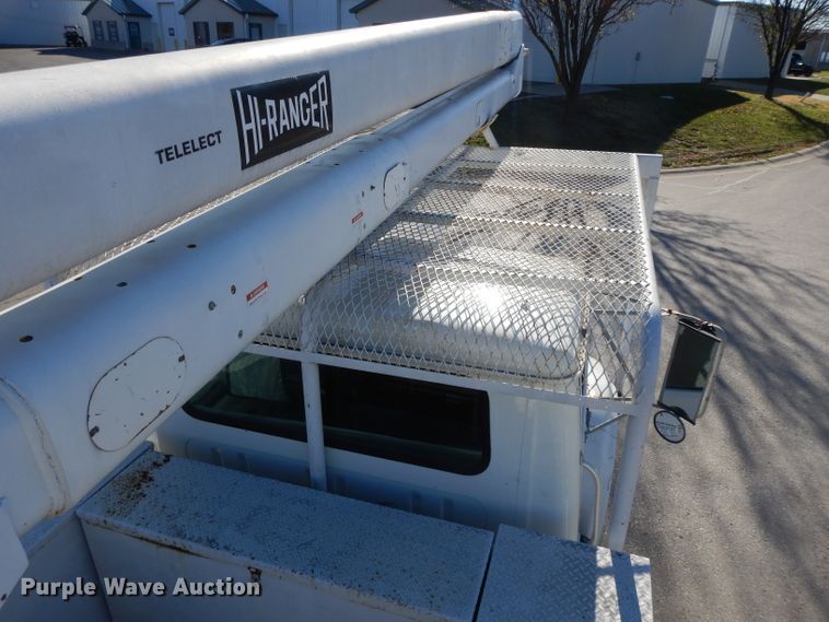 image for item DI8089 1999 International 4700  bucket truck