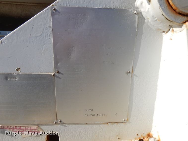 image for item DI8089 1999 International 4700  bucket truck