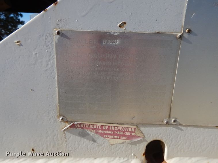 image for item DI8089 1999 International 4700  bucket truck