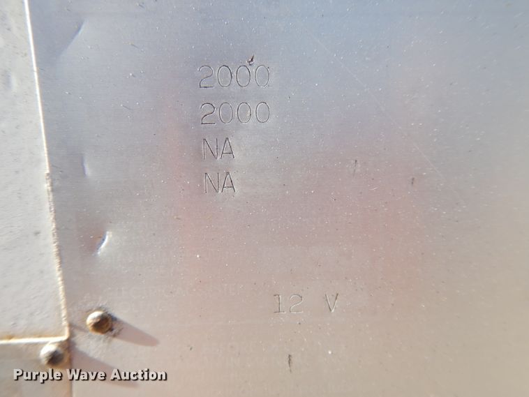 image for item DI8089 1999 International 4700  bucket truck