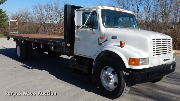 image for item DI8090 2000 International 4700  flatbed truck