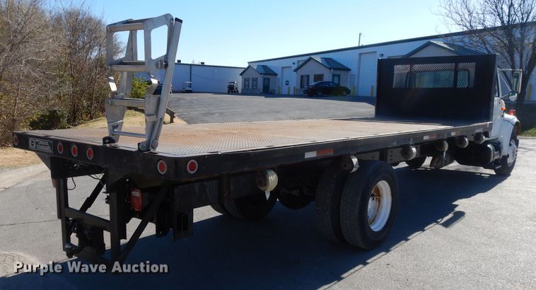 image for item DI8090 2000 International 4700  flatbed truck