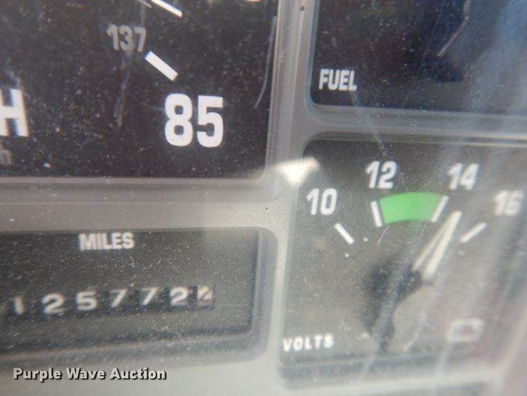 image for item DI8090 2000 International 4700  flatbed truck